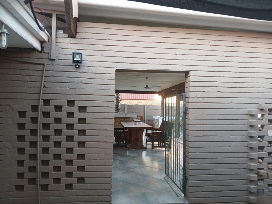 3 Bedroom Property for Sale in Adamayview North West